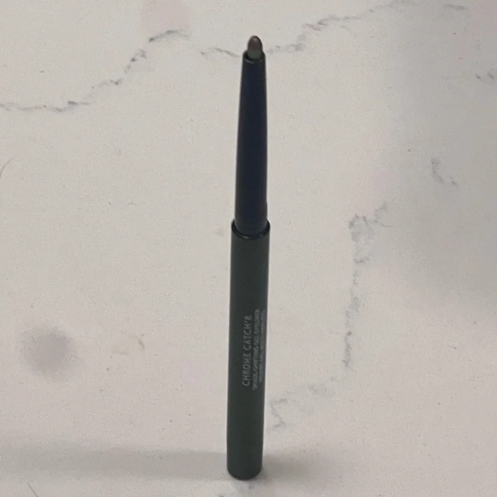 Fenty Beauty Chrome Catch’r Arcane Limited Edition Eye Liner